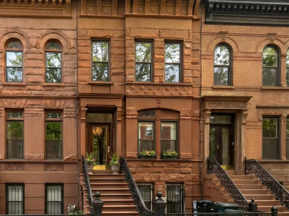442 Quincy Street image 1 of 8