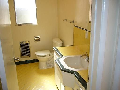 4th image of 1021 N Sweetzer Ave APT 12