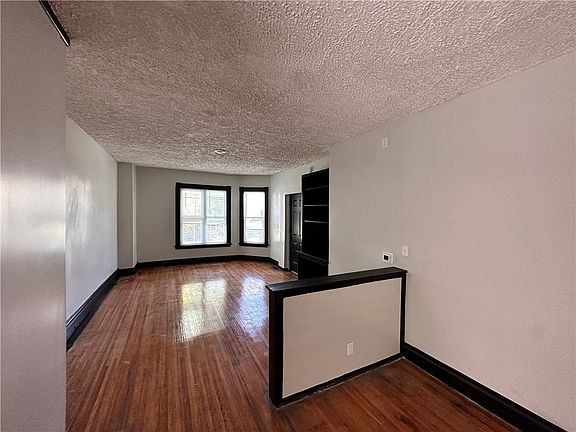 3rd image of 50 Sherwood Ave