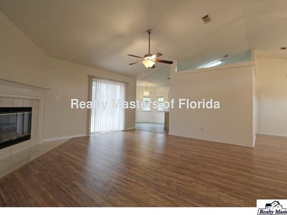 4th image of 820 Sterling Way