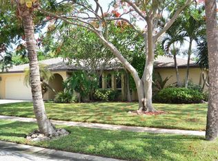 579 W Amherst Cir, Satellite Beach, FL 32937