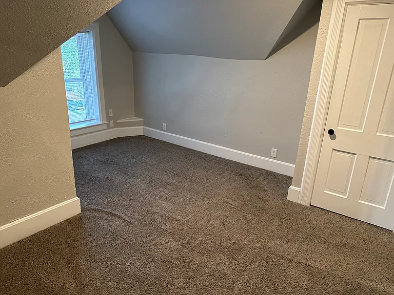 2040 S Saint Aubin St #3 — Photo 7
