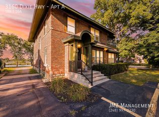 3160 Dixie Hwy #A, Waterford, MI 48329