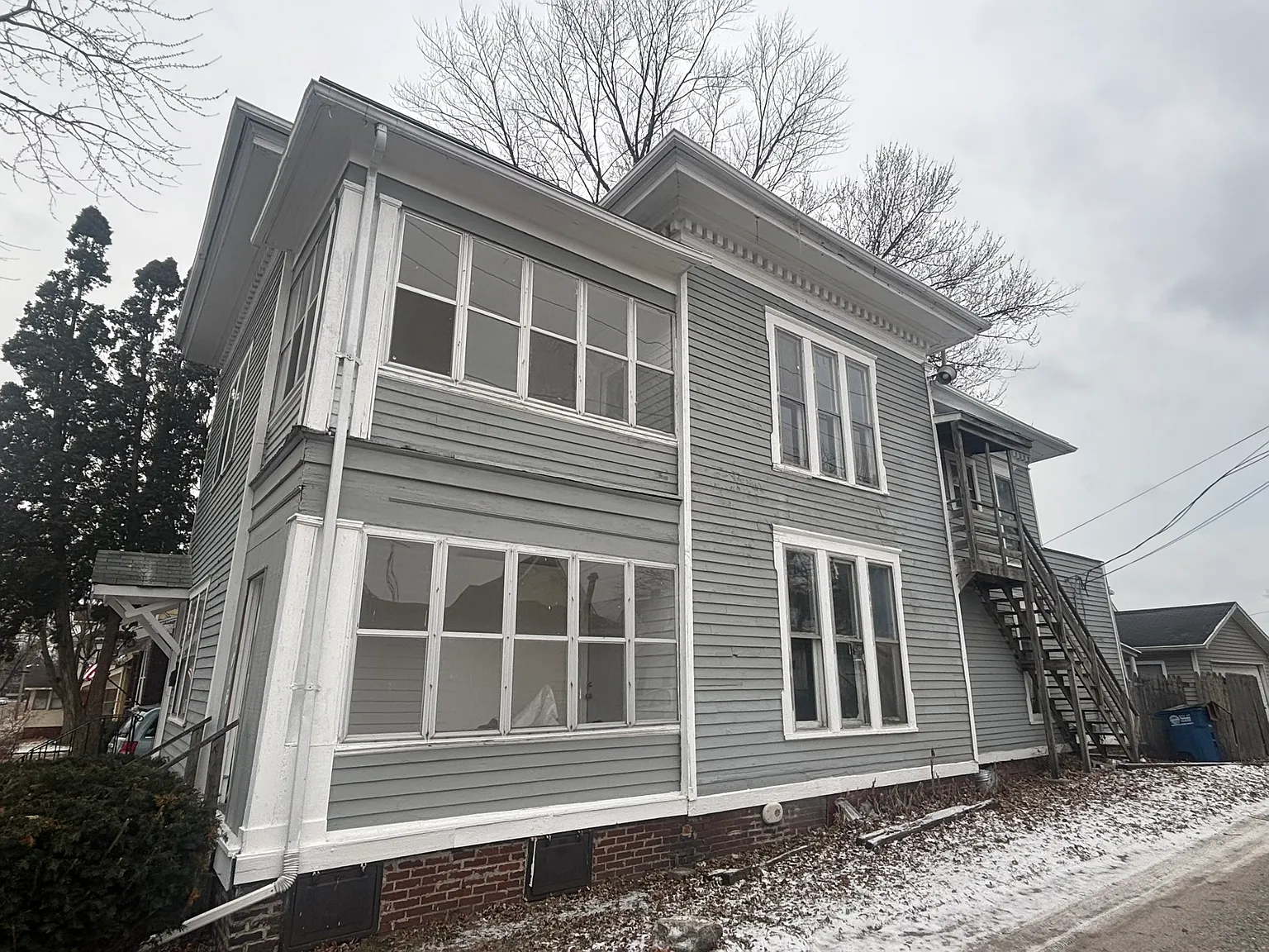 2 bed, 1300 sqft, $900 — Photo 3