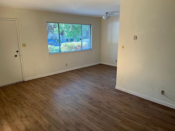 2nd image of 565 Ortega Ave #2