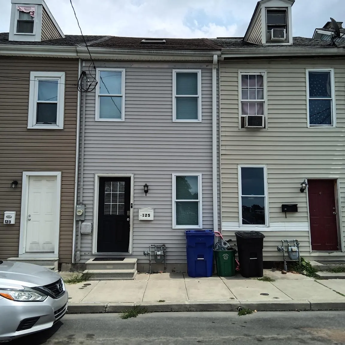 3 bed, 1335 sqft, $1,550 — Photo 1
