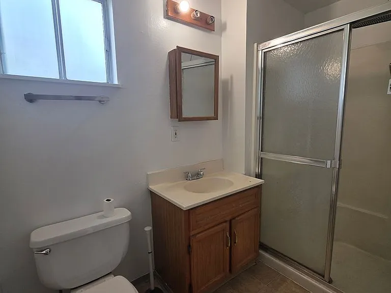 1025 1/2 Maxwell Rd — Photo 2