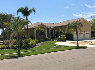 1420 Beach Club Ln, Apollo Beach, FL 33572