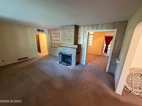 4th image of 2738 E Farr St