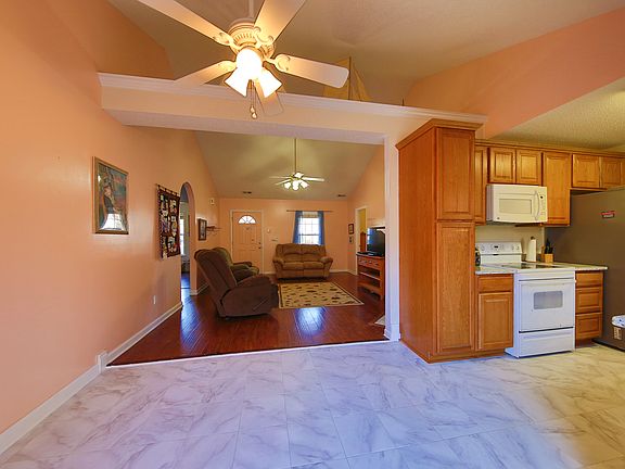 4th image of 761 Golden Bell Dr