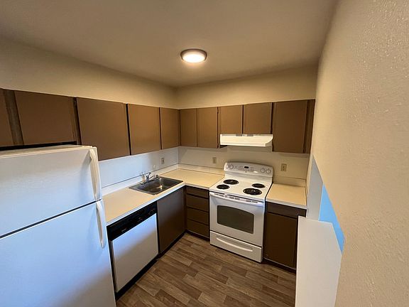 5th image of 909 NE 88th Cir #O
