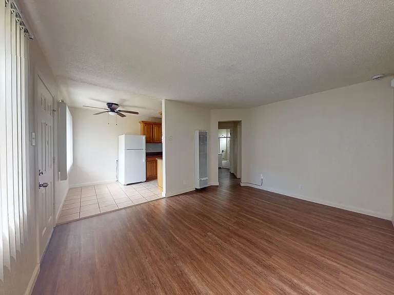 2515 10th ave — Photo 12