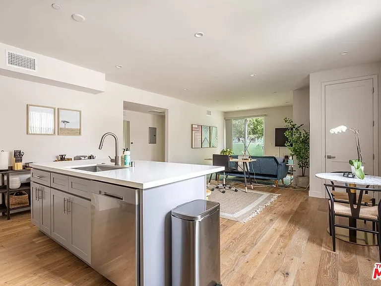 3726 Kelton Ave #102 — Photo 8