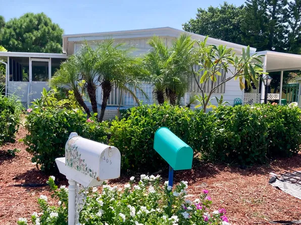 407 Plover Dr, Barefoot Bay, FL 32976