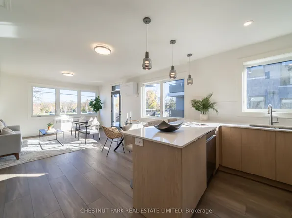 1492 Avenue Rd #2, Toronto, ON M5N 2J1