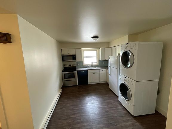 3rd image of 938 Western Ave #2