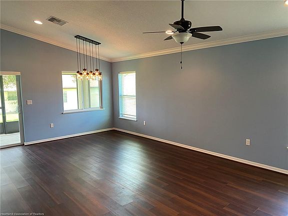 5th image of 10439 High Grove Ave