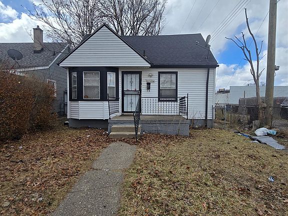 3rd image of 19035 Fielding St