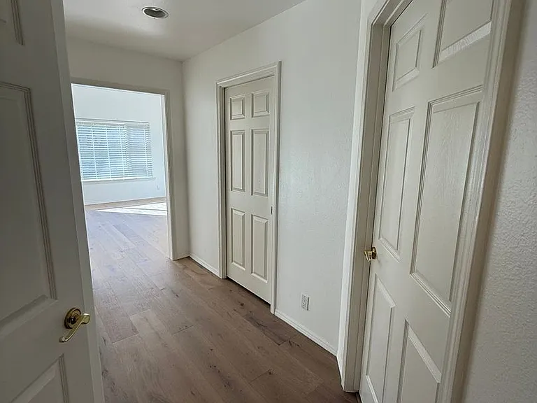 2441 Iron Ridge Ct — Photo 22