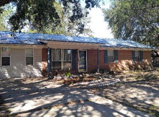 1006 White Cir, Hinesville, GA 31313