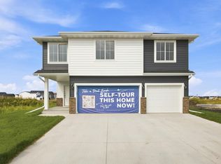 8529 61st St S, Horace, ND 58047