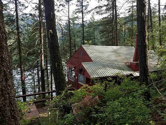 5th image of 601 Marshall Lake Dr