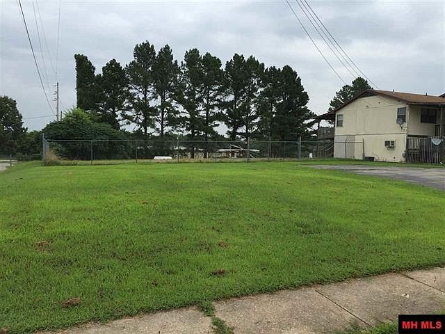 2nd image of 121 W Industrial Park Rd