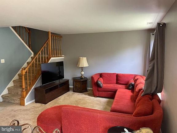5th image of 653 Alder Ct