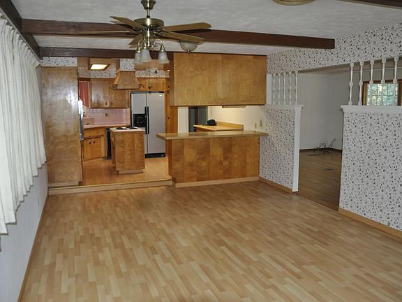 3rd image of 6576 Greencreek Way