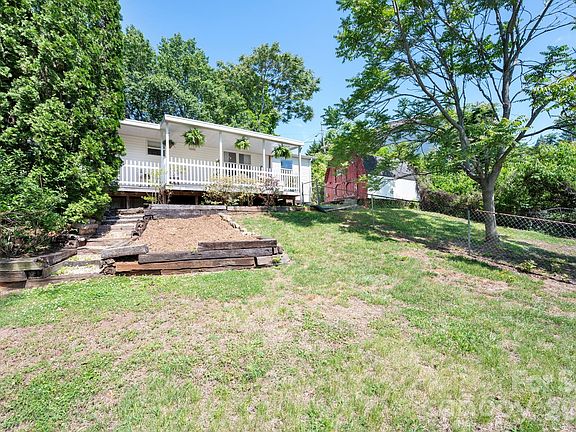 3rd image of 66 Green Oak Rd