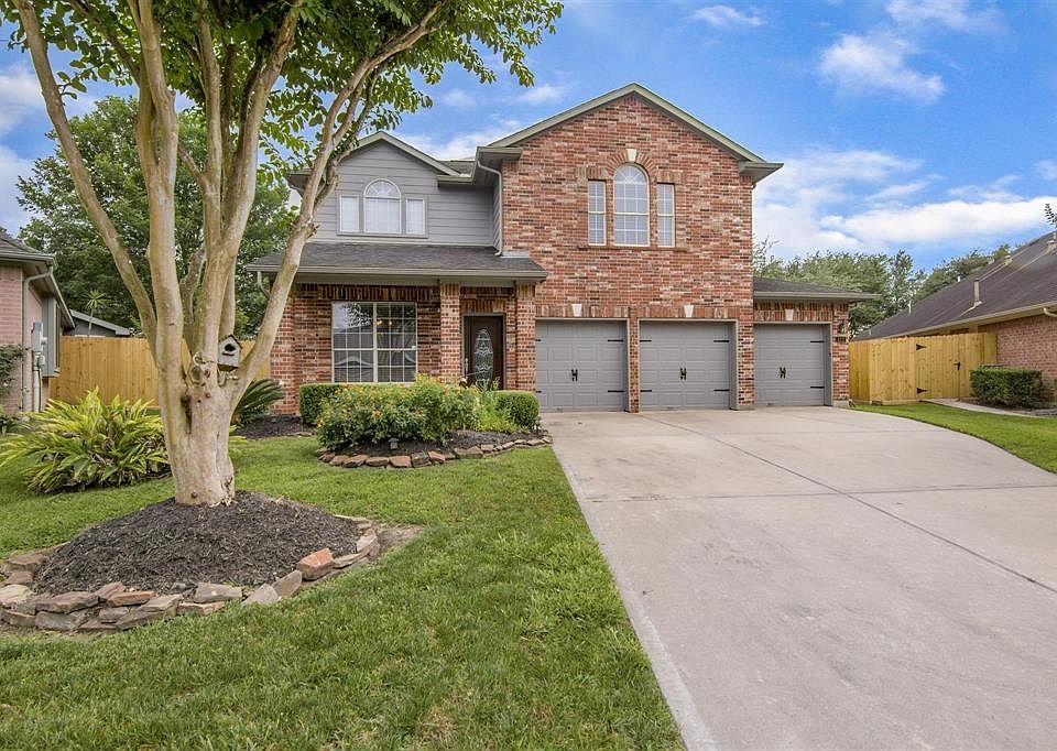 1st image of 423 Livingstone Ln