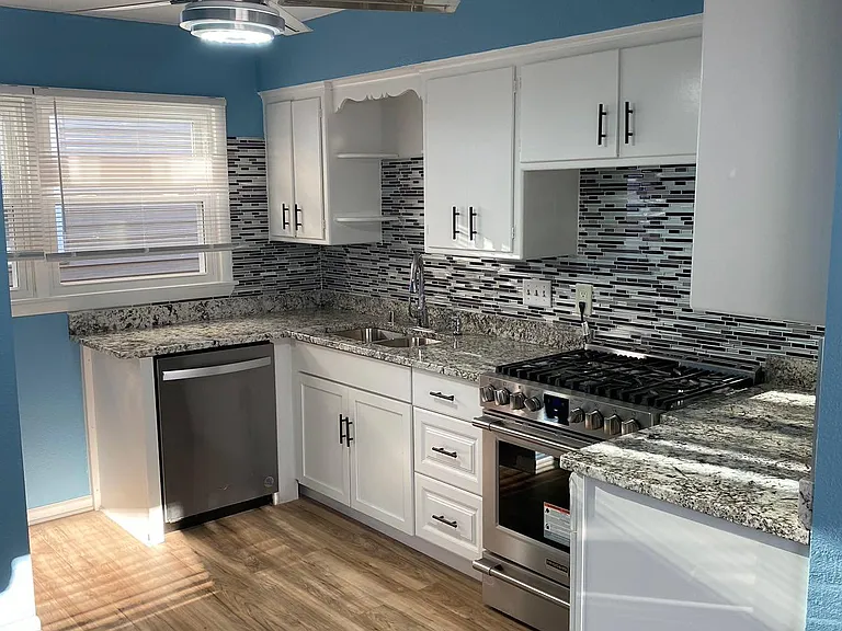 728 Milwaukee Ave — Photo 2
