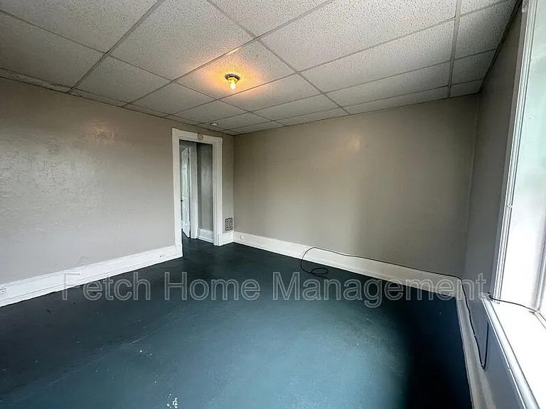 115 S 10th St #3 — Photo 12