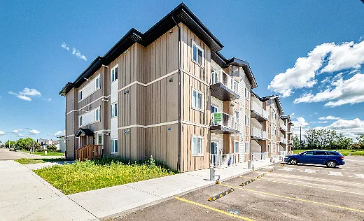 5001 60th Ave — Photo 2