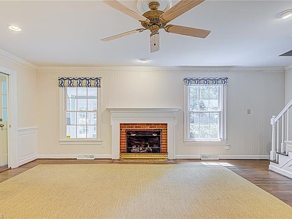 5th image of 2705 Lake Forest Dr