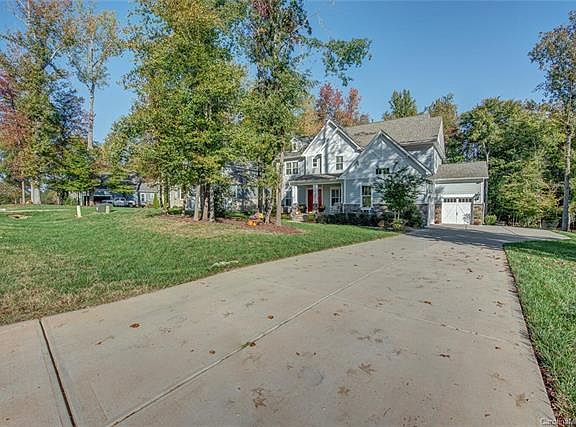 3rd image of 125 Shimmerlake Ln