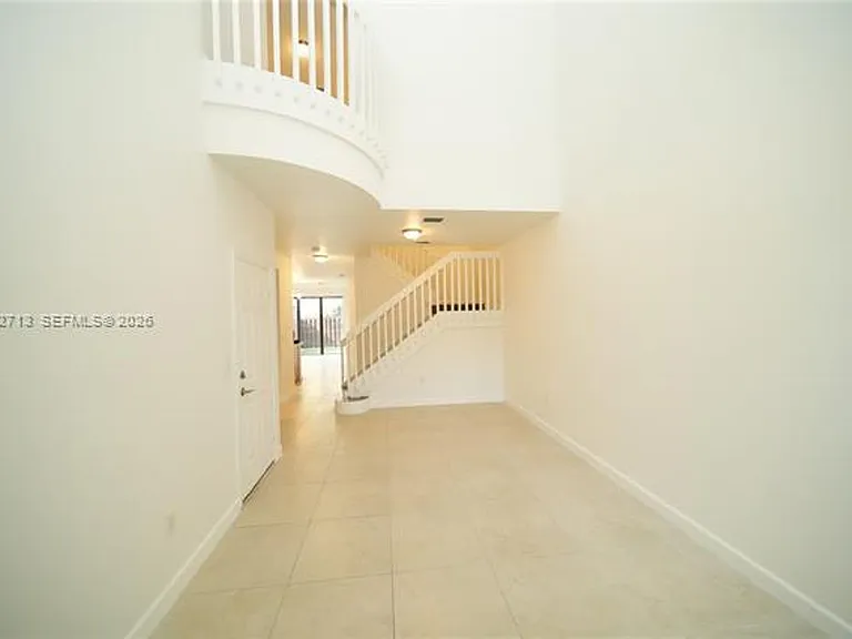 10440 NW 61st Ln #Townhouse 10440 — Photo 3