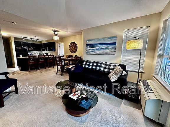 3rd image of 1089 Sunset Dr #401