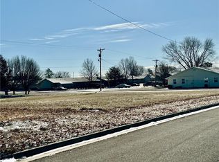 321 Kay Ln, Parsons, KS 67357