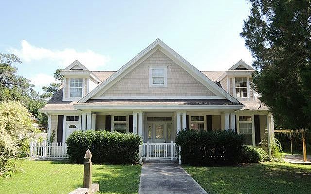 1st image of 767 SW Grandview St