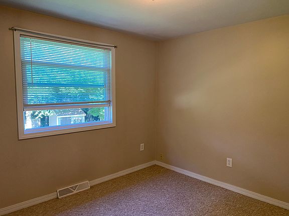 5th image of 36B Joy Ln #B