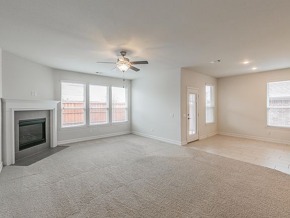 3rd image of 202 Copper Canyon Dr