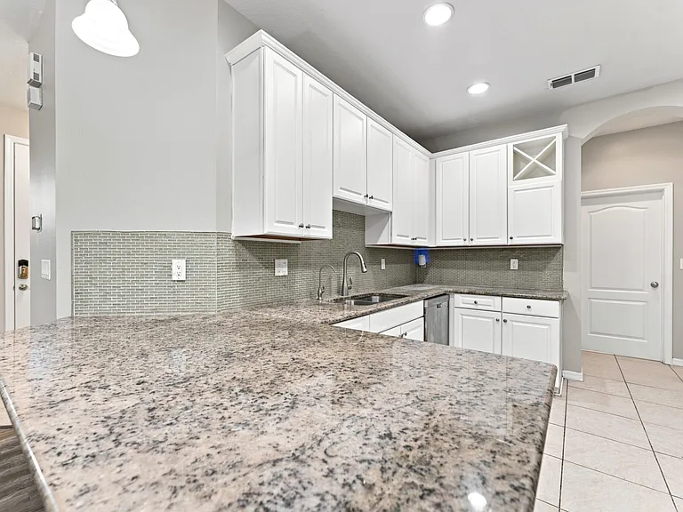 17013 Vilesta Dr — Photo 8