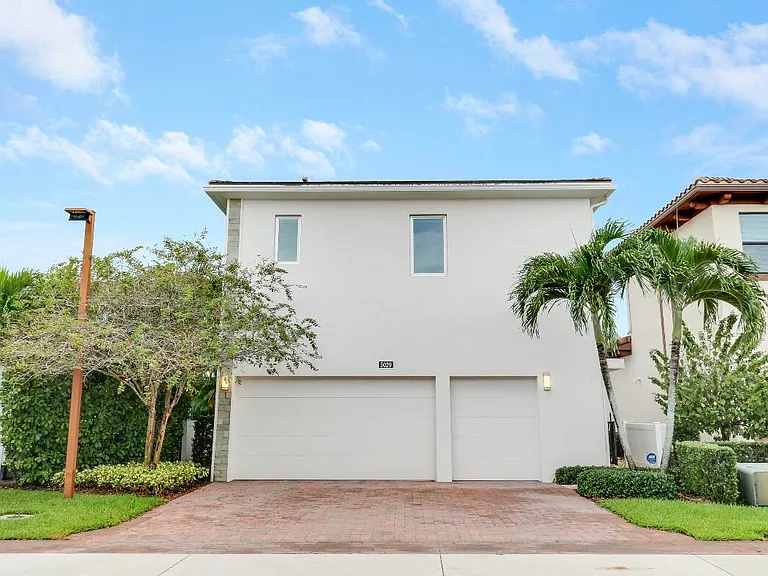 5029 Grandiflora Rd — Photo 38