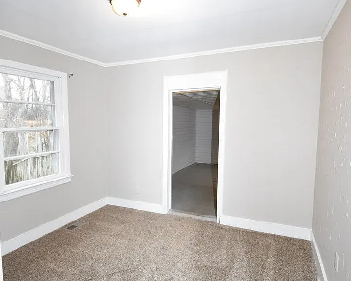 141 W Rossview Rd — Photo 12