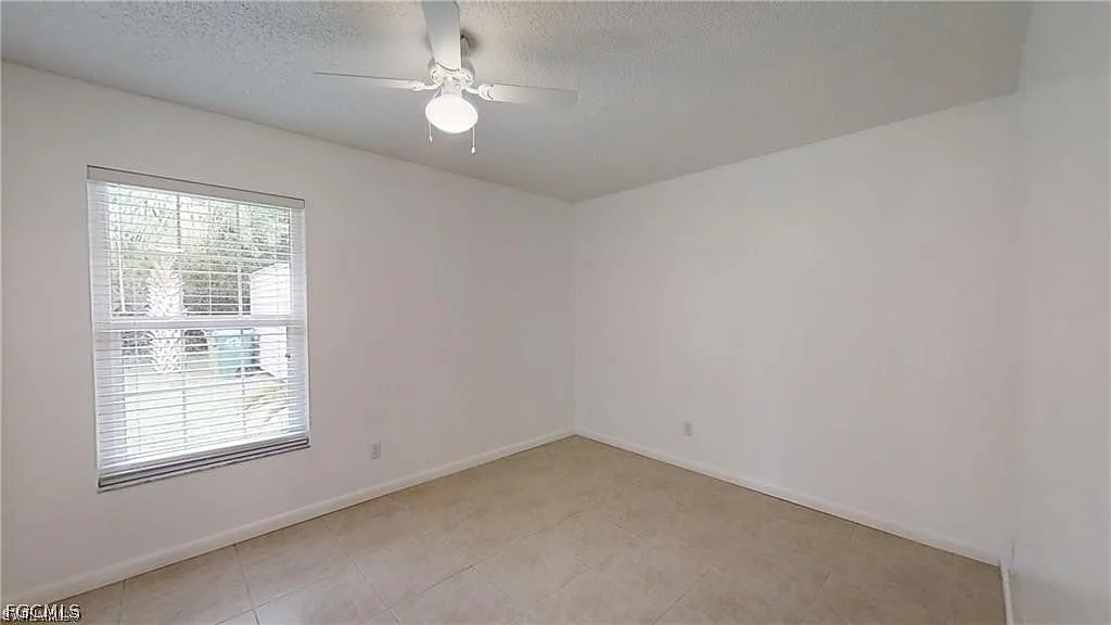 2 bed, 1.0 bath, 861 sqft, $1,375 — Photo 4