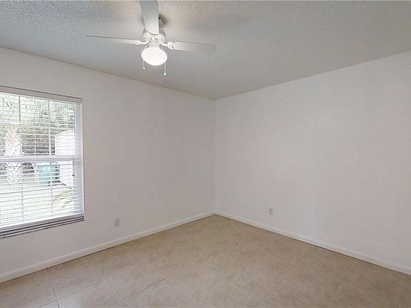 4th image of 2303 NE 6th St #3