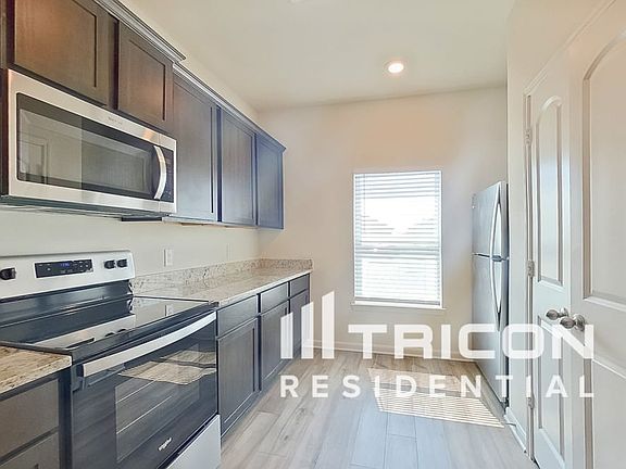 2nd image of 106 Palomino Bend Dr