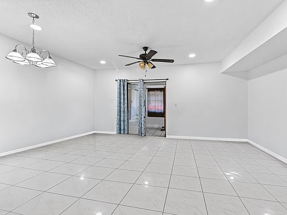 3rd image of 7904 SW 8th Street