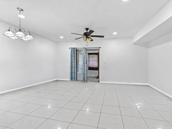 7904 SW 8th Street, North Lauderdale, FL 33068